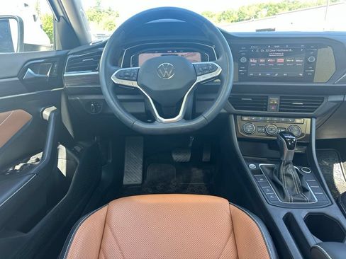 Used 2023 Volkswagen Jetta SEL FWD image 17