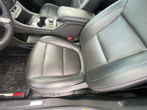 Used 2022 GMC Acadia SLT w/ Elevation Edition FWD image 21