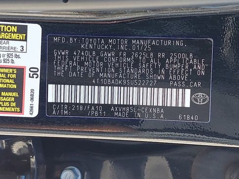 Used 2025 Toyota Camry LE image 12