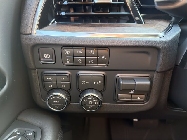 New 2026 Chevrolet Tahoe High Country AWD/4WD image 28