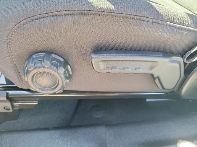 Used 2022 Jeep Wrangler Sport AWD/4WD image 15