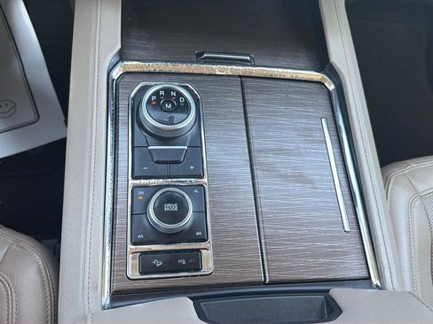 Used 2023 Ford Expedition Limited AWD/4WD image 25