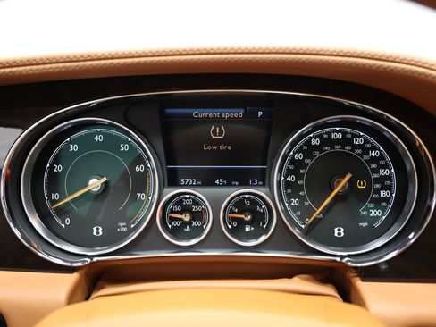 Used 2016 Bentley Continental GT image 29