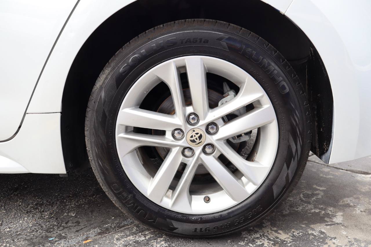 Used 2021 Toyota Corolla SE FWD image 30