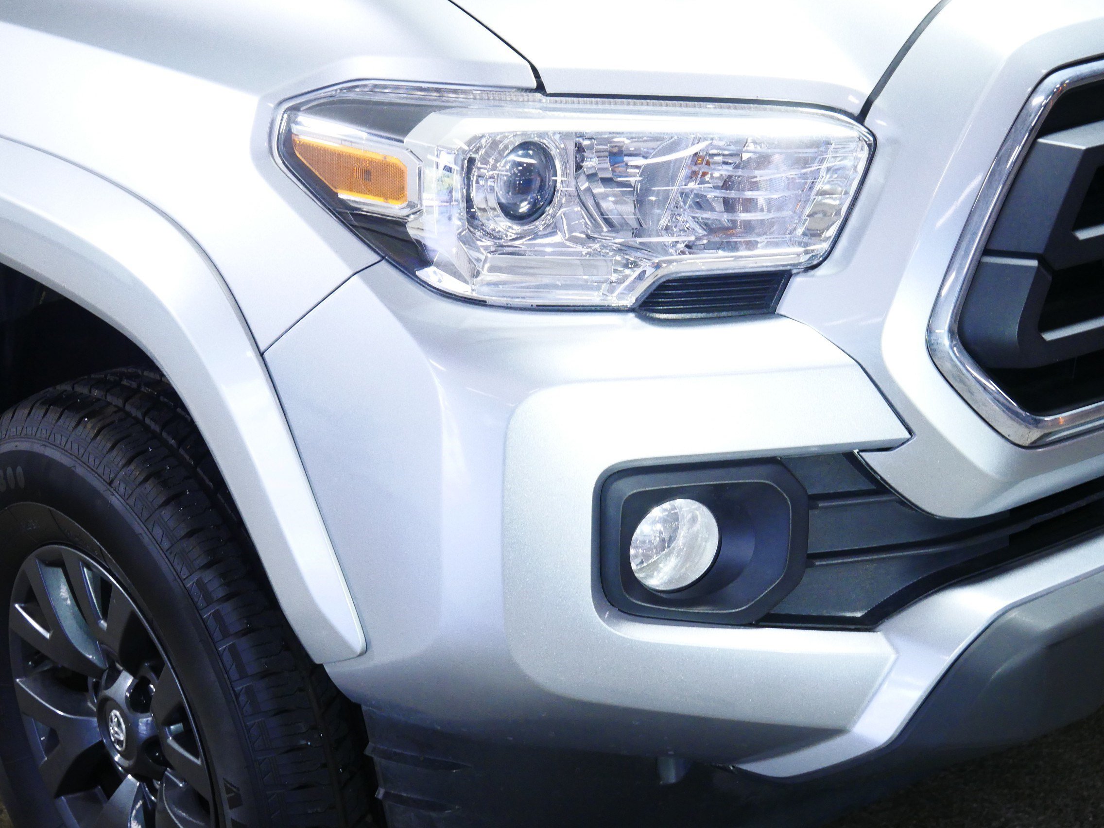 Used 2023 Toyota Tacoma SR5 w/ Technology Package AWD/4WD image 16
