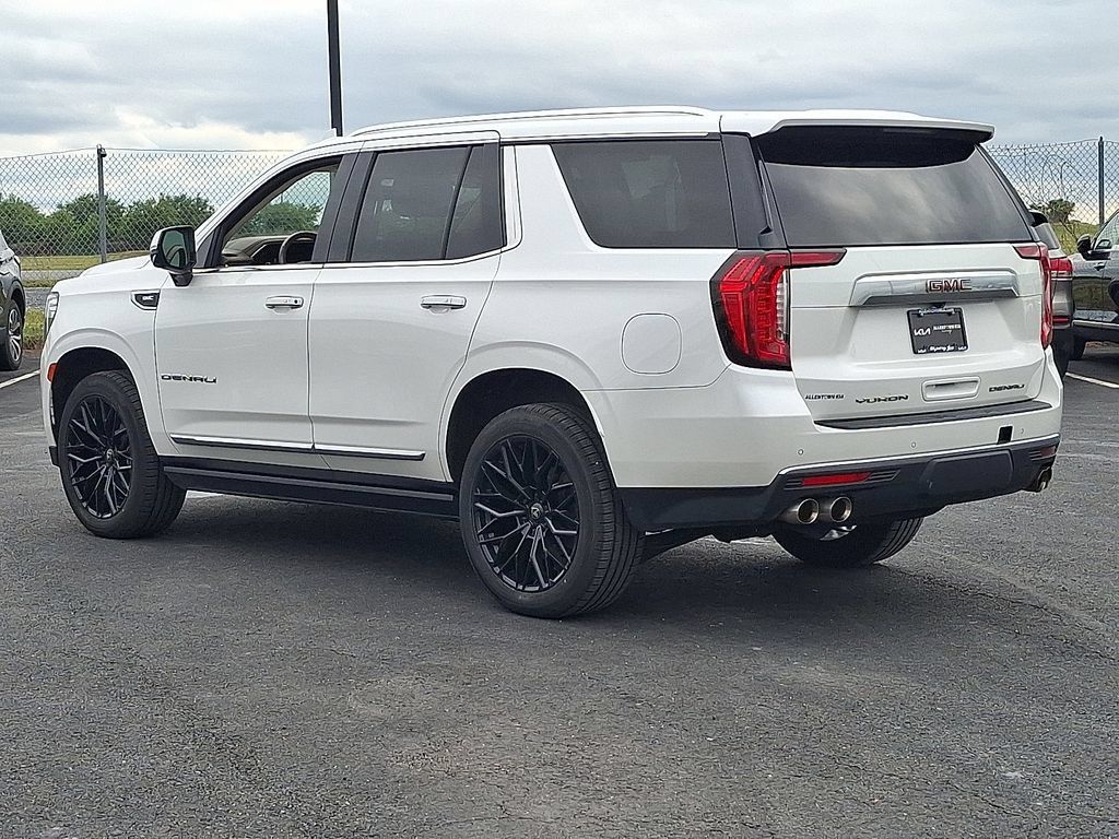 Used 2022 GMC Yukon Denali AWD/4WD image 4
