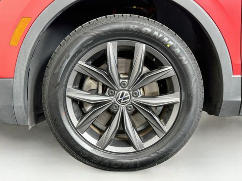 Used 2022 Volkswagen Tiguan SE FWD image 11