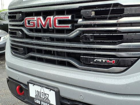 Used 2024 GMC Sierra 1500 AT4 w/ Technology Package image 35