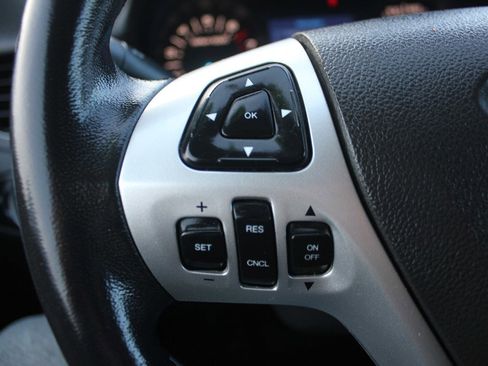 Used 2013 Ford Edge SEL image 12