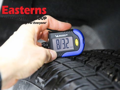 Used 2024 Chevrolet Colorado W/T w/ Technology Package image 26