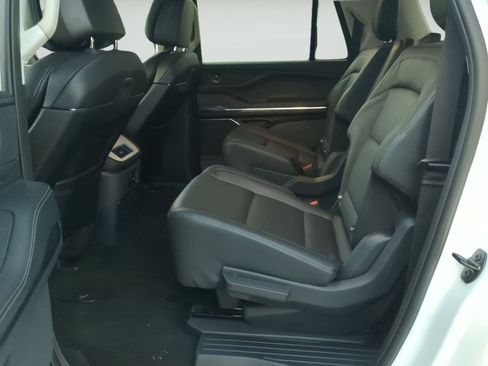 New 2026 Lincoln Navigator L Premier AWD/4WD image 21