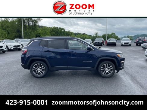 Used 2020 Jeep Compass Latitude image 1