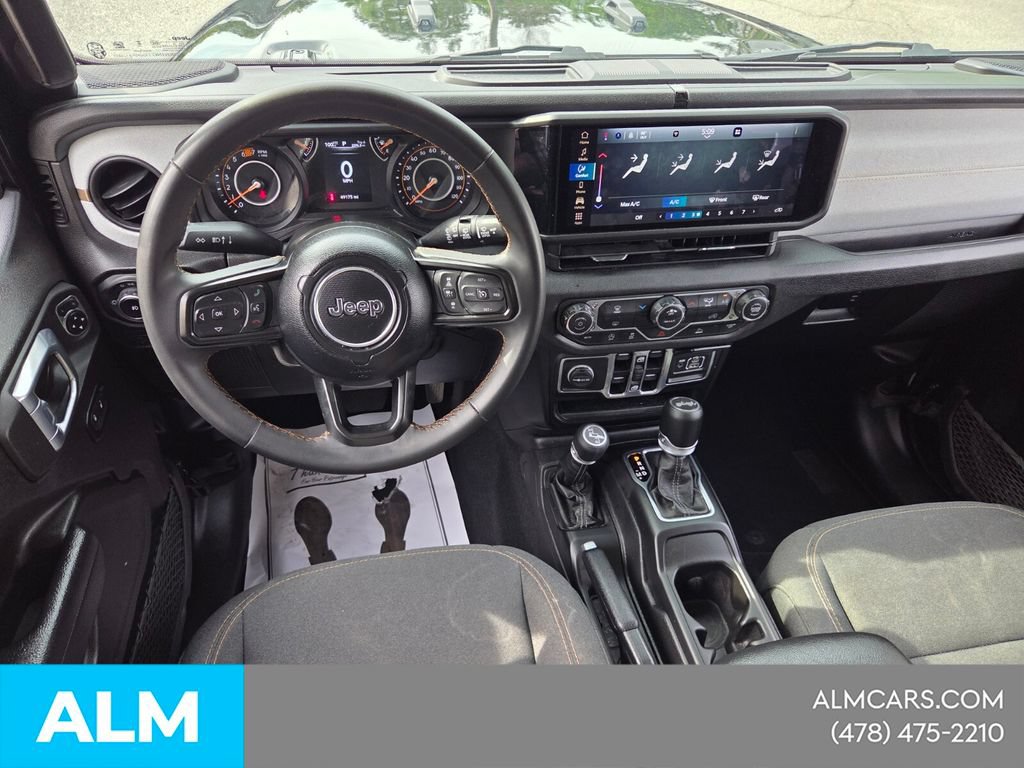 Used 2025 Jeep Wrangler Unlimited Sport AWD/4WD image 9