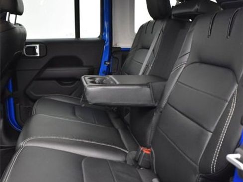 Used 2023 Jeep Wrangler Unlimited Sahara image 8