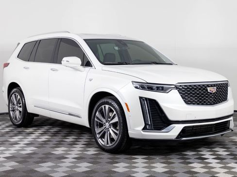 Used 2022 Cadillac XT6 Premium Luxury w/ Technology Package image 11