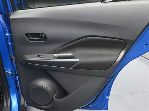Used 2025 Nissan Kicks Play S image 30