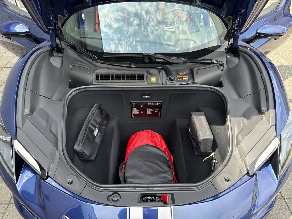 Used 2024 Ferrari 296 GTS RWD image 22