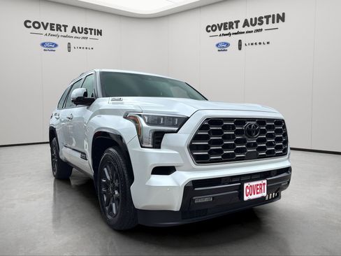 Used 2025 Toyota Sequoia Platinum image 7