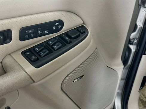 Used 2003 Cadillac Escalade EXT AWD/4WD image 16