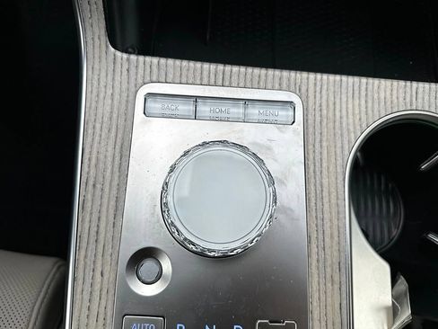 Certified 2026 Genesis GV80 2.5T Prestige AWD/4WD image 24