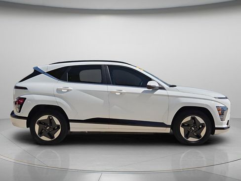 Used 2024 Hyundai Kona Limited FWD image 8