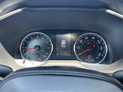 Used 2021 Toyota RAV4 XLE FWD image 10