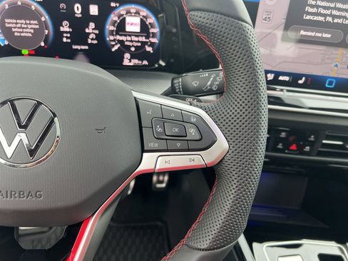 New 2025 Volkswagen Golf SE image 33