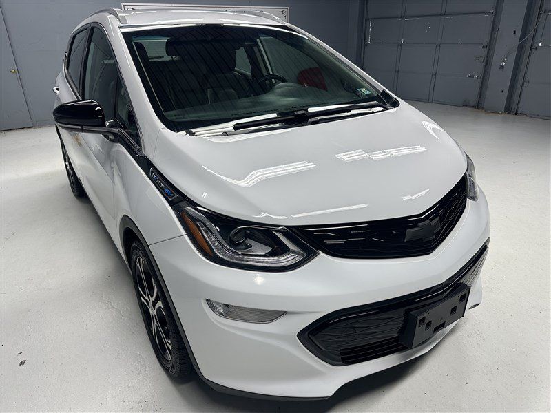 Used 2020 Chevrolet Bolt Premier w/ Infotainment Package FWD image 9
