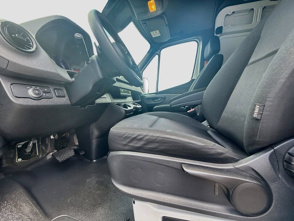 Used 2023 Mercedes-Benz Sprinter 2500 image 22