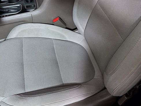 Used 2019 Chevrolet Traverse LT FWD image 19