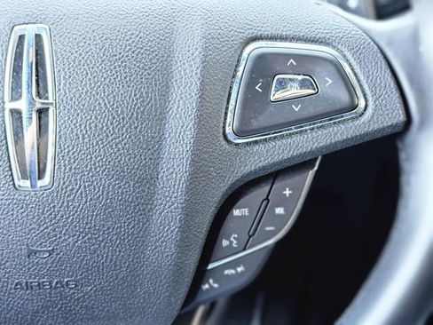 Used 2017 Lincoln MKC Reserve image 18