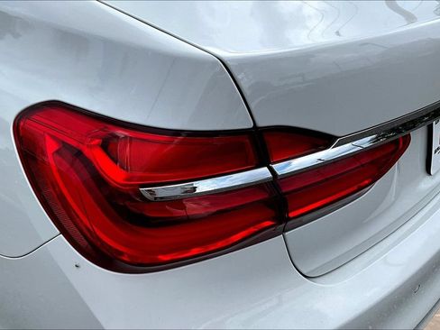 Used 2016 BMW 740i RWD image 23