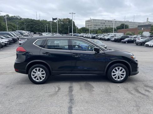 Used 2017 Nissan Rogue S AWD/4WD image 7