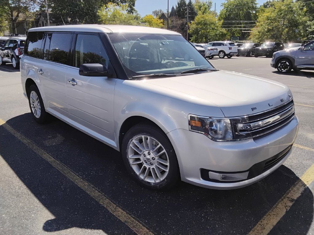 Used 2018 Ford Flex SEL FWD image 12