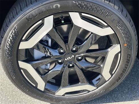 New 2025 Kia Telluride S image 9