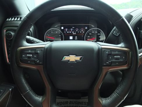 Used 2022 Chevrolet Silverado 2500 High Country w/ Safety Package II AWD/4WD image 21