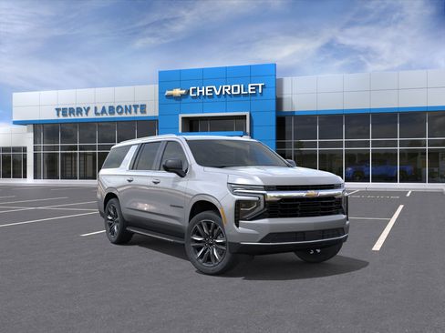 New 2026 Chevrolet Suburban LS AWD/4WD image 2