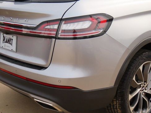 Certified 2022 Lincoln Nautilus Reserve w/ Luxury Package image 10