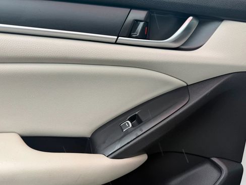 Used 2018 Honda Accord LX image 16