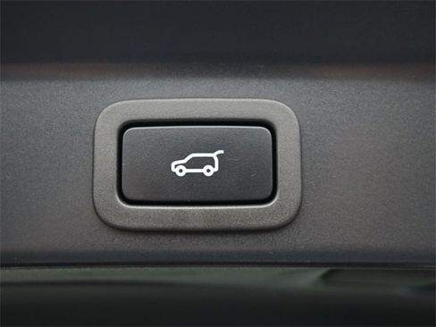 Used 2021 Jaguar F-PACE S image 24