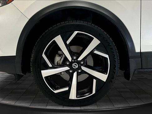 Used 2022 Nissan Rogue Sport SL AWD/4WD image 34