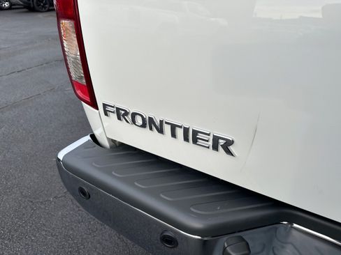 Used 2018 Nissan Frontier SV AWD/4WD image 26