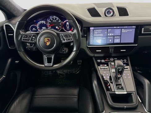 Used 2020 Porsche Cayenne Turbo AWD/4WD image 23