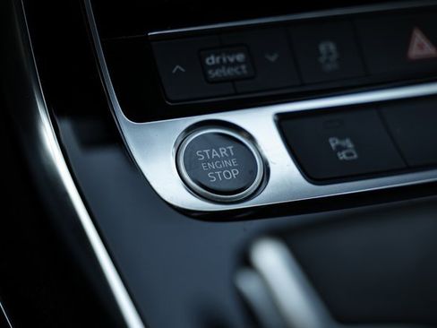 Used 2023 Audi Q8 Premium Plus w/ Premium Plus Package image 38