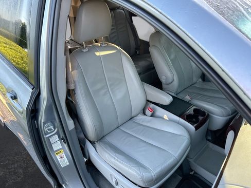 Used 2012 Toyota Sienna XLE AWD/4WD image 31