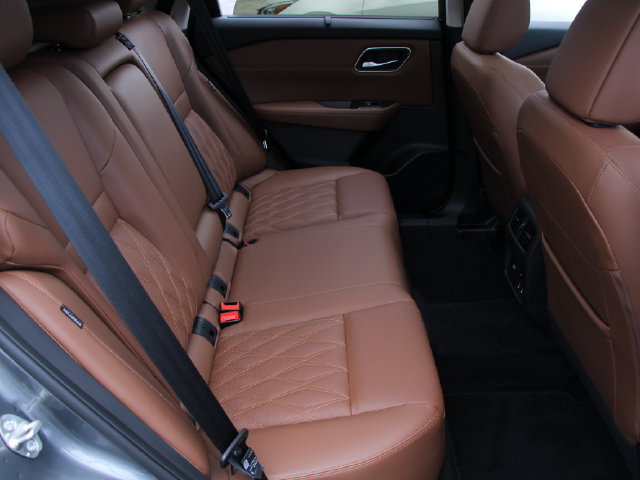 Certified 2025 Nissan Rogue Platinum w/ Tech Package AWD/4WD image 33