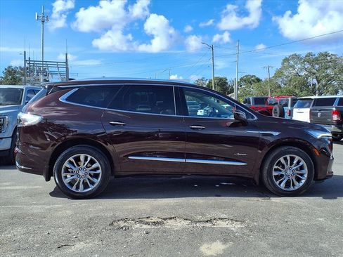 Used 2023 Buick Enclave Avenir image 8