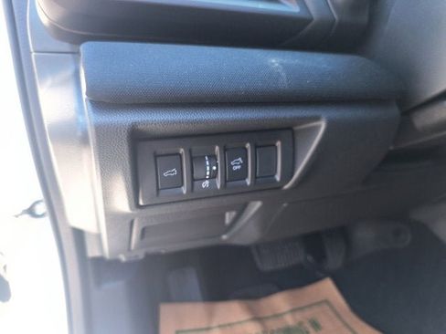 Used 2022 Subaru Outback Premium AWD/4WD image 16