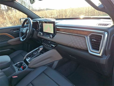 Certified 2024 GMC Canyon Denali image 28