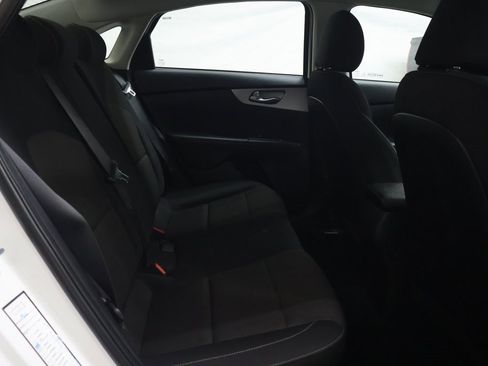 Used 2022 Kia Forte LXS image 13